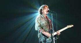 Eddie Vedder, frontman kultowego dziś już Pearl Jamu