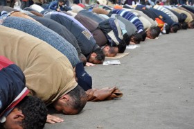 Piotr Ibrahim Kalwas: „Wiadomo było, że w Kairze, Suezie, Aleksandrii ludzie zwołują się na demonstracje po modlitwie piątkowej w meczecie”.