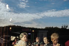 Emeryci z niemieckich przygranicznych miasteczek potrafią spędzić w Osinowie cały dzień.