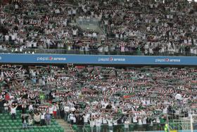 W 2010 r. średnio 15 proc. wpływów do kas piłkarskich klubów pochodziło z biletów na mecze.