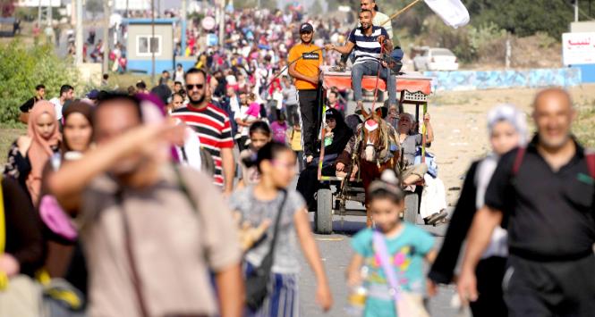 Palestyńczycy uciekają na południe Strefy Gazy, 8 listopada 2023 r.