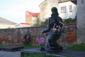 Drohobycz, pomnik ofiar wojny.