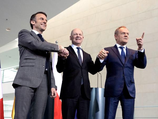Nadzwyczajny szczyt Trójkąta Weimarskiego. Prezydent Francji Emmanuel Macron, kanclerz Niemiec Olaf Scholz i premier Polski Donald Tusk. 15 marca 2024 r.