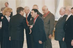W 1997 roku Marian Turski został odznaczony przez prezydenta Aleksandra Kwaśniewskiego Krzyżem Komandorskim z Gwiazdą Orderu Odrodzenia Polski.