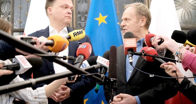Szymon Hołownia i Donald Tusk na wspólnej konferencji prasowej
