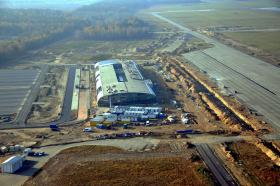 Terminal w Modlinie, który będzie mógł obsłużyć nawet 2 mln pasażerów rocznie, zaprojektował zmarły tragicznie w katastrofie lotniczej słynny architekt Stefan Kuryłowicz.