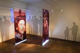 Wśród architektów ekspozycji trwa dyskusja, czy efekty specjalne, komputerowo pomagające wzruszeniu, nie są nietaktem w Auschwitz.