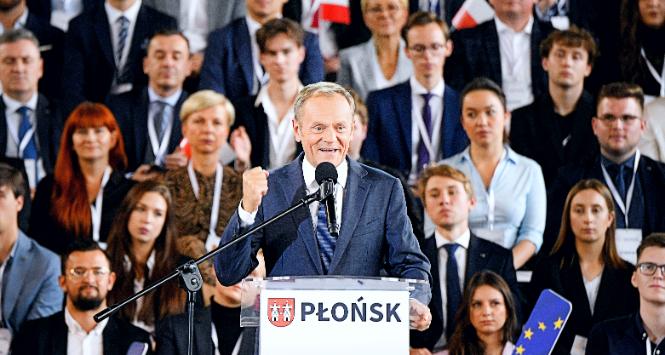 Przewodniczący PO Donald Tusk na konwencji partii w Płońsku, 18 września 2021 r.