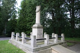 Bolesławiec, rosyjski wojskowy cmentarz, kolumna nad miejscem, gdzie w 1813 r. pochowano trzewia feldmarszałka Michaiła Kutuzowa.