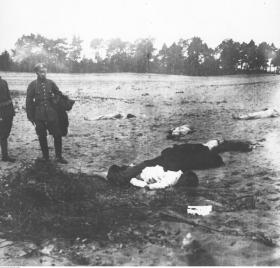 Chorzele, sierpień 1920. Żołnierze Brygady Syberyjskiej polegli podczas walk polsko-bolszewickich. Fot.