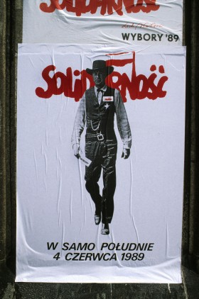 Klasyka plakatu wyborczego, czyli 'W samo południe' Solidarności z 1989 r.