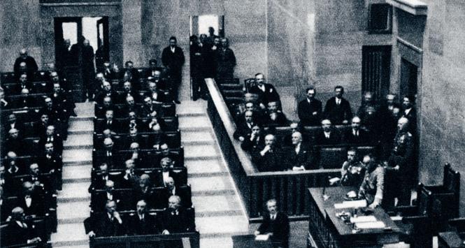 Józef Piłsudski przemawia na otwarciu sejmu, Warszawa 1928 r.