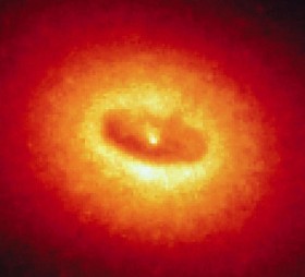 Czarna dziura w centrum galaktyki NGC 4261.