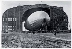 Statek powietrzny „Graf Zeppelin”, Lakehurst, New Jersey, USA, 1930 r.