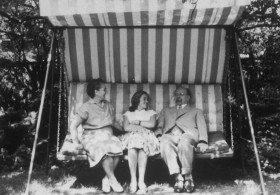 Walter Ulbricht z żoną Charlotte i adoptowaną córką Marią Pestunową.