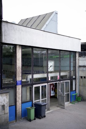 Grupa Napraw Sobie Miasto zorganizowała również akcję symbolicznej sprzedaży betonowych kielichów podtrzymujących konstrukcję dworca. Na akcję pozytywnie odpowiedziało kilka największych pracowni architektonicznych.