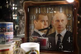Miedwiediew jest lojalnym, zaufanym, politycznie młodszym wspólnikiem Putina - mówi prof. Trenin.
