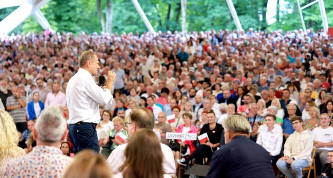 Donald Tusk na spotkaniu z wyborcami, sierpień 2023 r.
