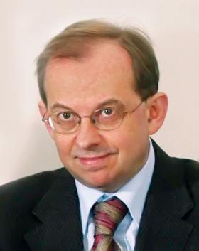 Wojciech Sadurski, profesor Uniwersytetu Sydnejskiego i Uniwersytetu Warszawskiego, jest między innymi autorem książek „Moral Pluralism and Legal Neutrality” i „Neoliberalny system wartości politycznych”.
