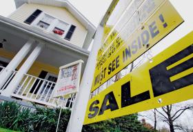 Domy na sprzedaż w Wirginii, USA, kwiecień 2008r. U podłoża obecnego kryzysu leży amerykańska mania hipoteczna.