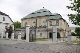 Wielka synagoga we Włodawie, dziś Muzeum Pojezierza Łęczyńsko-Włodawskiego, z bogatym działem judaików