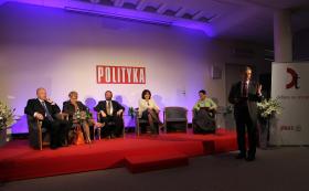 W debacie uczestniczyli (od lewej): Andrzej Klesyk (PZU), Henryka Bochniarz (PKPP Lewiatan), prof. Jan Hartman, min. Barbara Kudrycka, red. Ewa Wilk, red. Jerzy Baczyński.