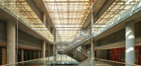 Centrum Informacji Naukowej i Biblioteka Akademicka w Katowicach - realizacja, za którą pracownia HS99 otrzymała Nagrodę Architektoniczną POLITYKI