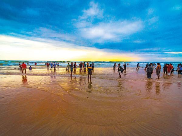 Goa słynie z ciepłego morza i pięknych plaż, które ciągną się kilometrami.
