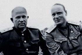 Nikita Chruszczow i Iwan Sierow, szef Smiersza, sowieckiego kontrwywiadu wojskowego