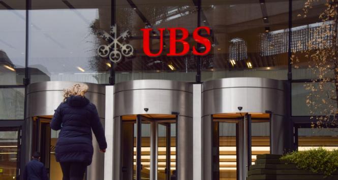 UBS przejmuje Credit Suisse.