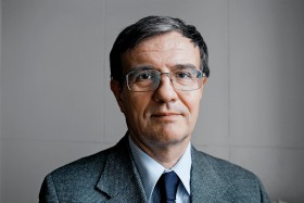 Dr n. med. Marek Wroński jest publicystą miesięcznika „Forum Akademickie”.