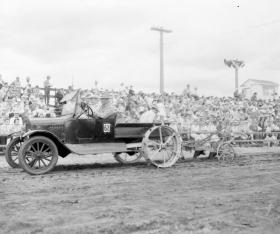 Model T mógł być używany jako traktor lub napęd maszyn rolniczych.