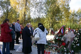 Jedna z wielu grup z Polski, przybywających w tych dniach do Smoleńska.