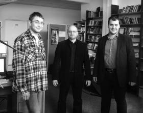 Redakcja AD 2012. Od lewej Jerzy Rzymowski (publicystyka, krytyka), Jakub Winiarski (naczelny) i Marcin Zwierzchowski (proza zagraniczna).
