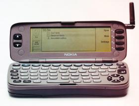 Nokia 9000 Communicator, czyli pierwszy telefon komórkowy z dostępem do Internetu, 1996 r.