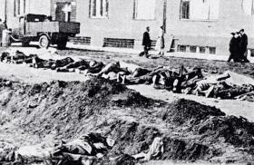 Ofiary masakry w Postoloprtach, fotografia archiwalna.