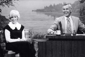 Joan Rivers z Johnem Carsonem w progarmie „Tonight Show”, 1977 r.