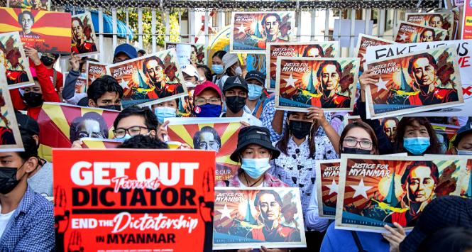 Protest w Rangunie przeciwko juncie