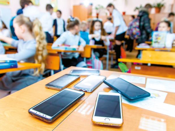 Szefowa MEN przewiduje wiele wyjątków od zakazu.