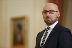 Łapiński zaczynał na zapleczu PiS przy Nowogrodzkiej 15 lat temu.