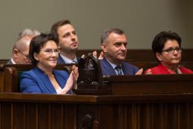 Uroczystość zaprzysiężenia nowego Marszałka Sejmu. Od lewej: Premier Ewa Kopacz, Minister Skarbu Włodzimierz Karpiński i Minister Spraw Wewnętrznych Teresa Piotrowska.