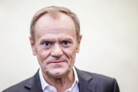 Kaczyński postanowił rozwiązać problem Tuska pozaprawnie i pozasądowo, za pomocą speckomisji i Sejmu, gdzie jego ludzie będą mogli większością głosów pozbawić go biernego prawa wyborczego.