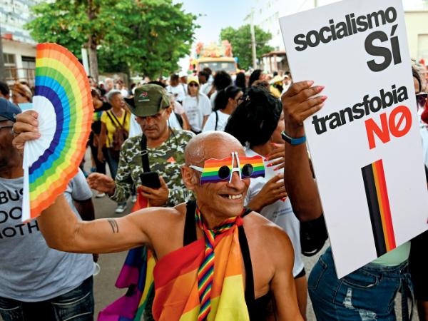 Parada gejów w Hawanie.
