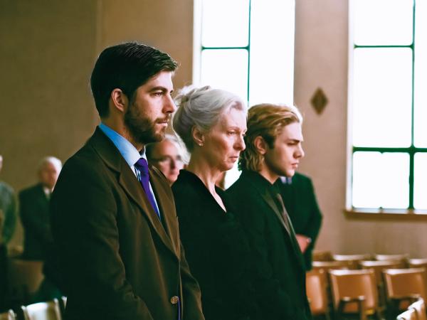 Od lewej: Pierre-Yves Cardinal, Lise Roy i Xavier Dolan (jako tytułowy Tom).