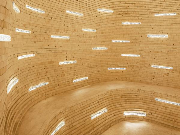 Rękopisy będą przechowywane w Silent Room w imponującej bibliotece Deichman Bjørvika w Oslo.