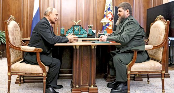 Ambicje czeczeńskiego lidera już dawno wykroczyły poza republikę. Od dekady wysyła sygnały, że chętnie podjąłby się nowego politycznego zadania na poziomie federalnym.