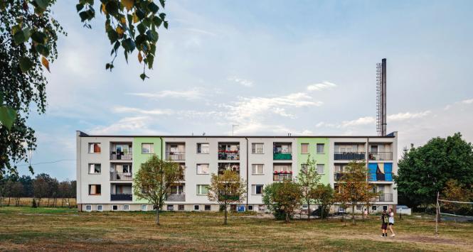 Blok na osiedlu pracowniczym byłego PGR w Babsku