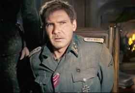 Odmłodzony cyfrowo Harrison Ford w scenie z filmu „Indiana Jones i artefakt przeznaczenia”