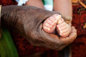 Najważniejszym zadaniem kobiety nad Gangesem, a także jej najlepszą polisą ubezpieczeniową jest urodzenie syna.