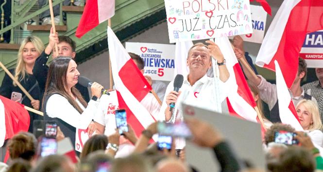 Donald Tusk w Łodzi w ostatni dzień kampanii. Wybory 2023